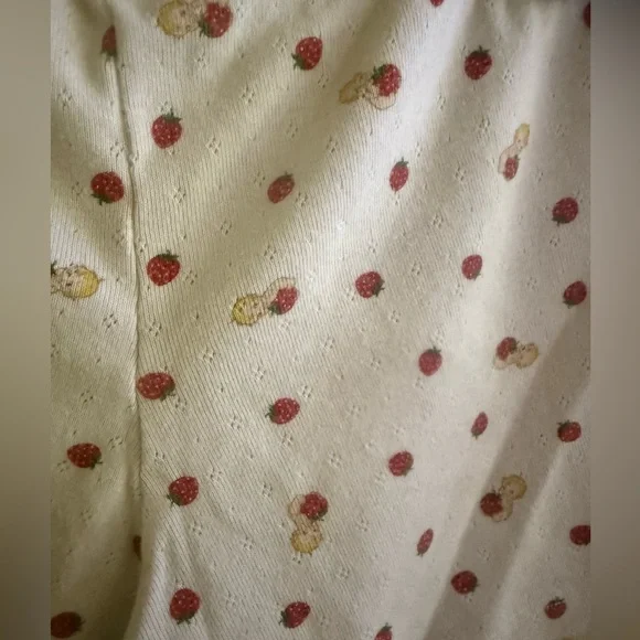 Brandy Melville shorts 🍓 - Picture 3 of 5